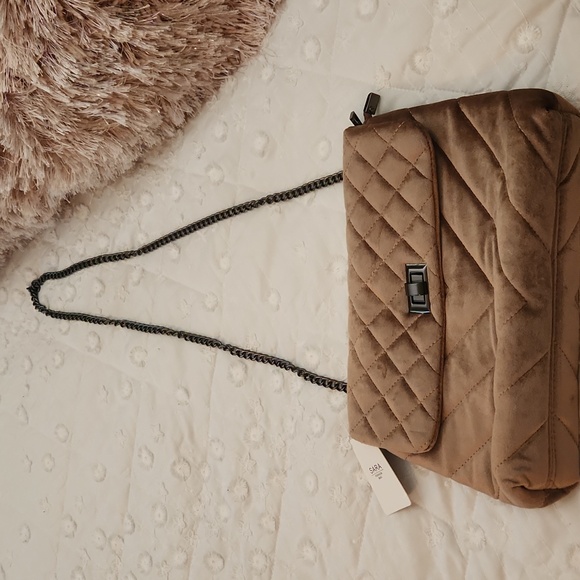 NWT Sara Tan Velvet Quilted Convertible Purse - Picture 2 of 7